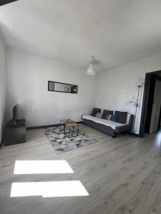 Square Sainte Therese Apartment *